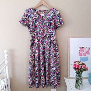 VINTAGE bright floral dress with peter pan collar